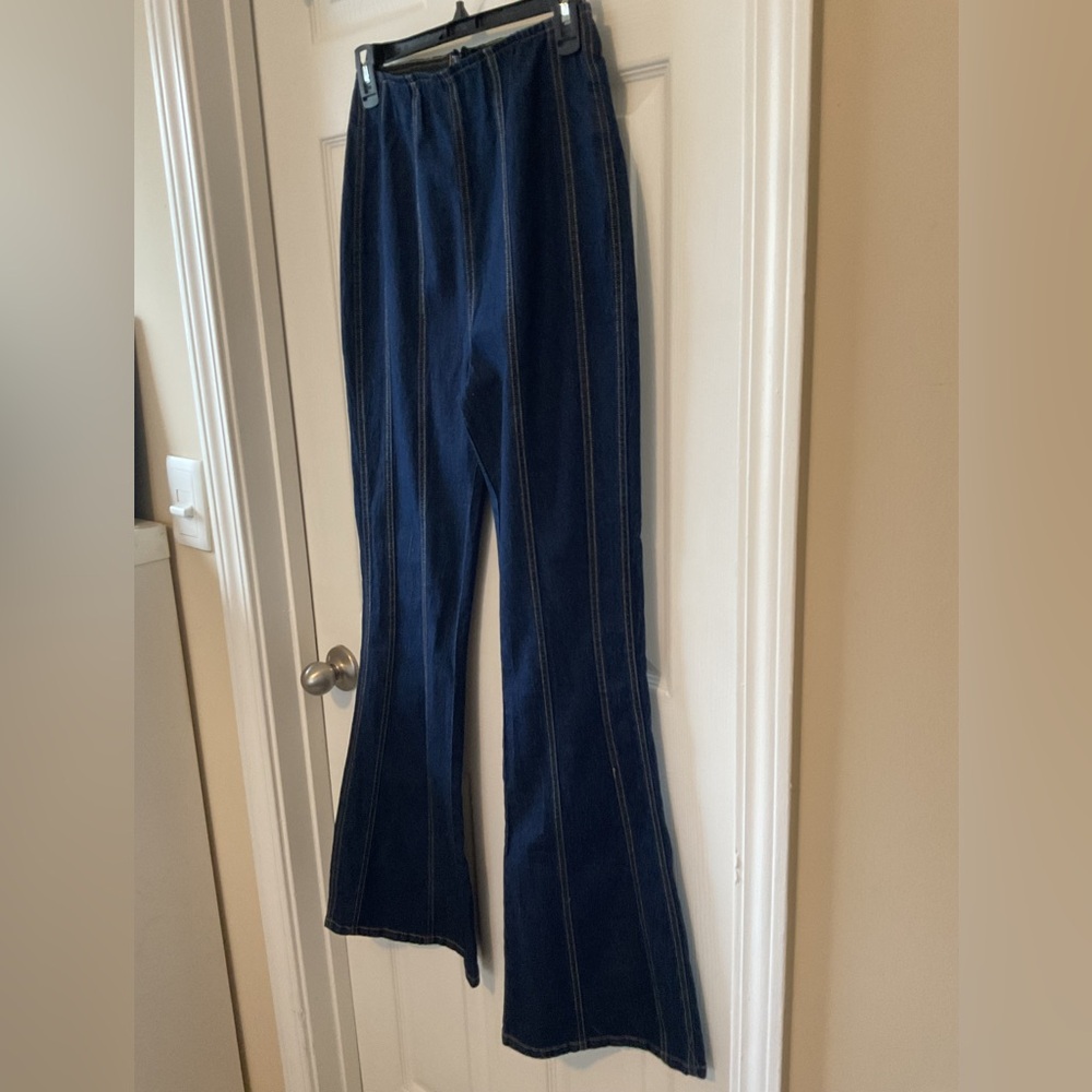 Nichole Lynel Women’s M Dark Wash High Rise Flare Pants NWT Stretch Denim - Picture 3 of 12